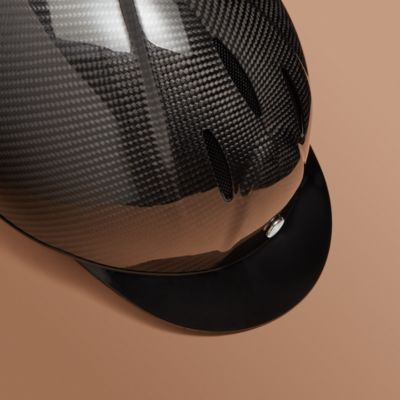 伝統に裏打ちされた乗馬と馬具の世界 | Hermès - エルメス-公式サイト